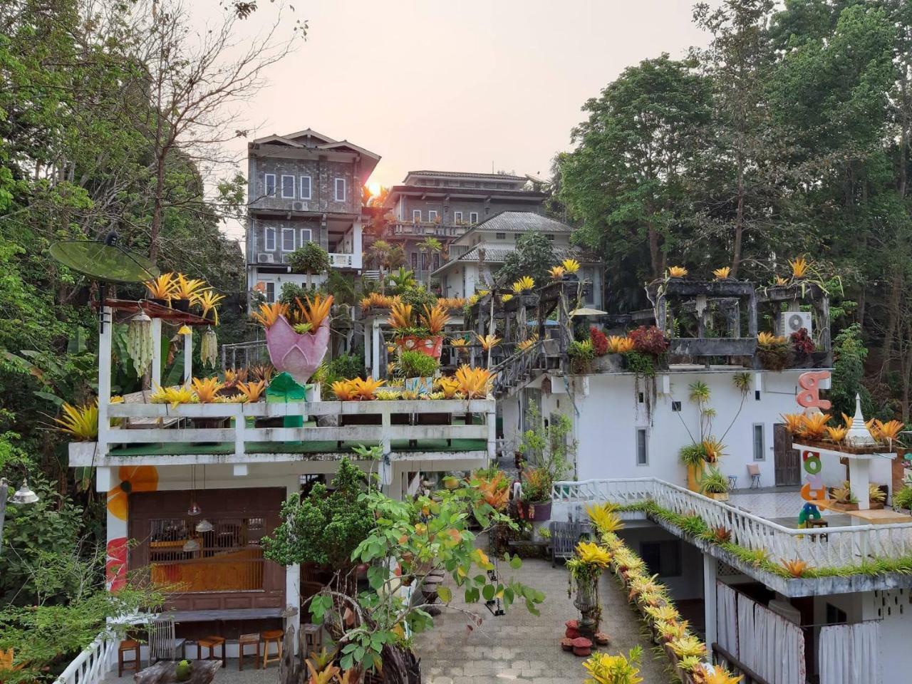 Banthorphan Resort Sangkhla Buri Exterior photo